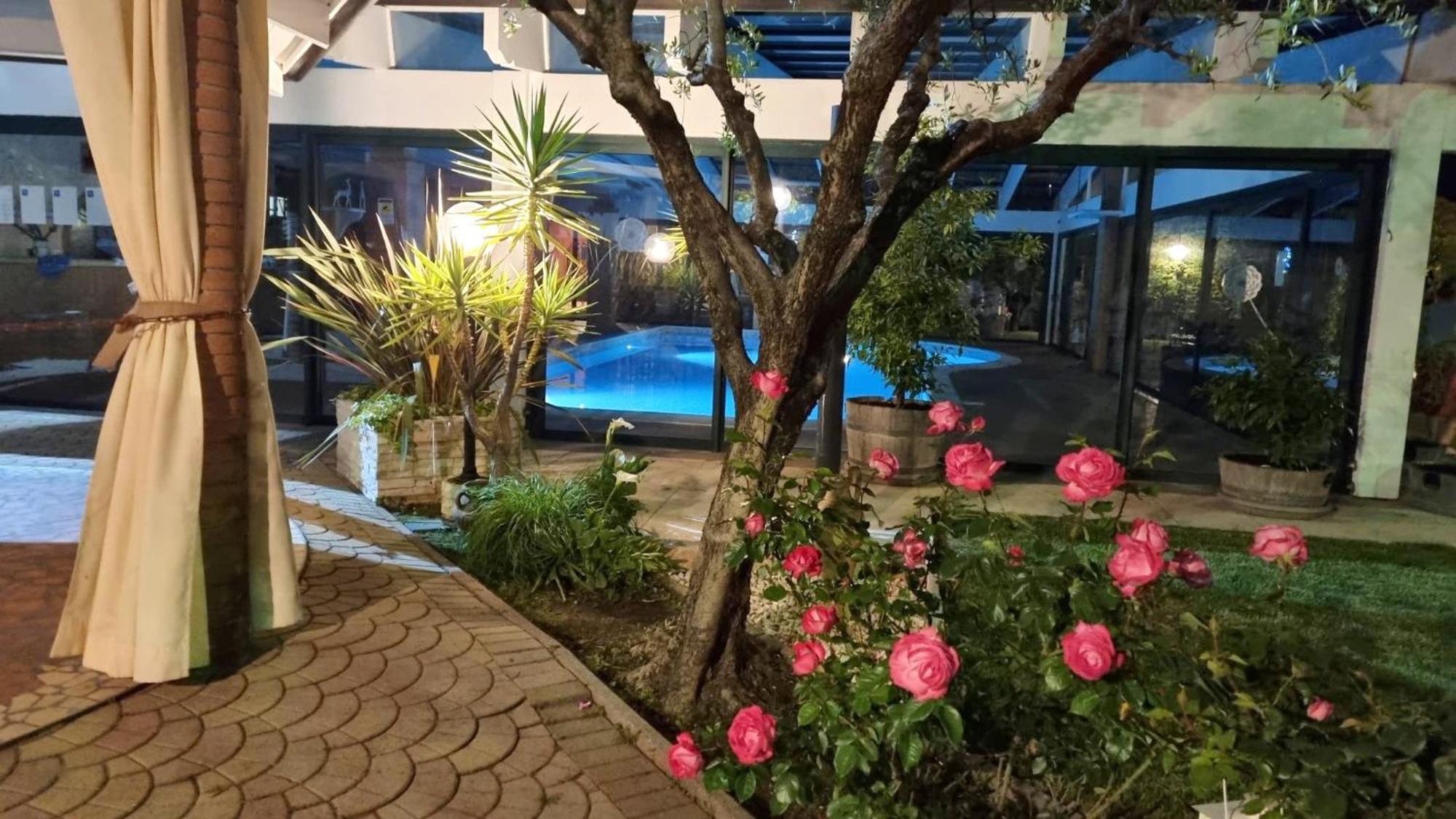 Fontana Oasis Apartments กัสเตลนูโอโว เดล การ์ดา ภายนอก รูปภาพ