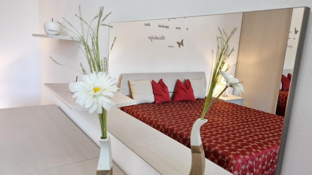 Fontana Oasis Apartments กัสเตลนูโอโว เดล การ์ดา ภายนอก รูปภาพ