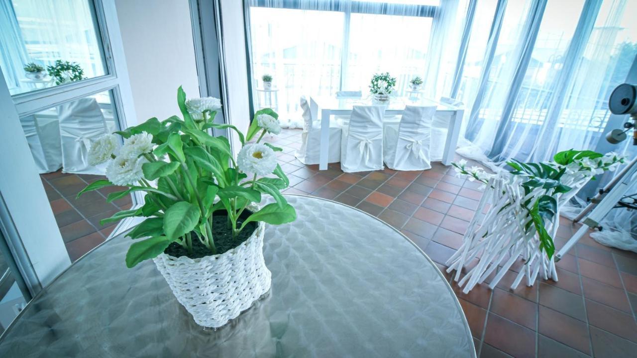 Fontana Oasis Apartments กัสเตลนูโอโว เดล การ์ดา ภายนอก รูปภาพ