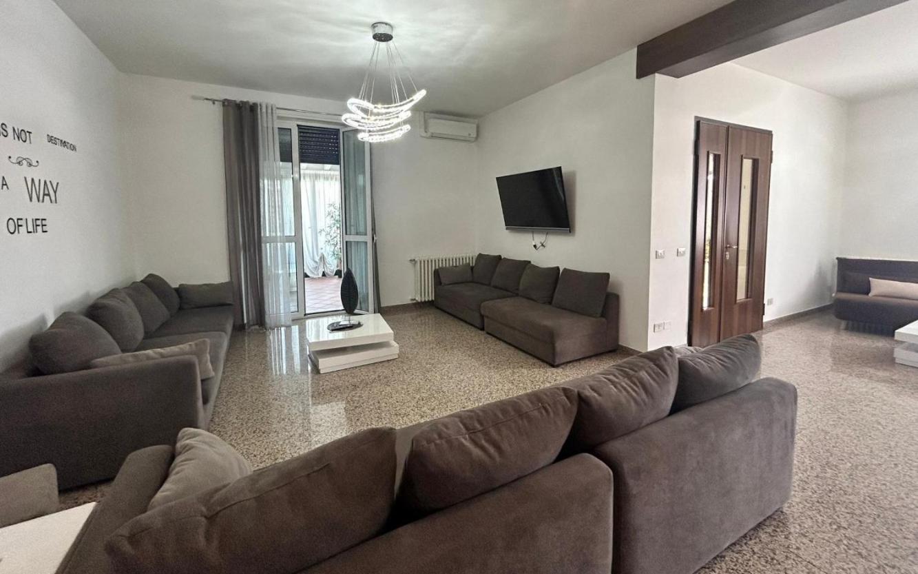 Fontana Oasis Apartments กัสเตลนูโอโว เดล การ์ดา ภายนอก รูปภาพ